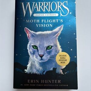 Hunter Warriors Super Edition: Moth Flight's Vision - Blue and White Cover Book